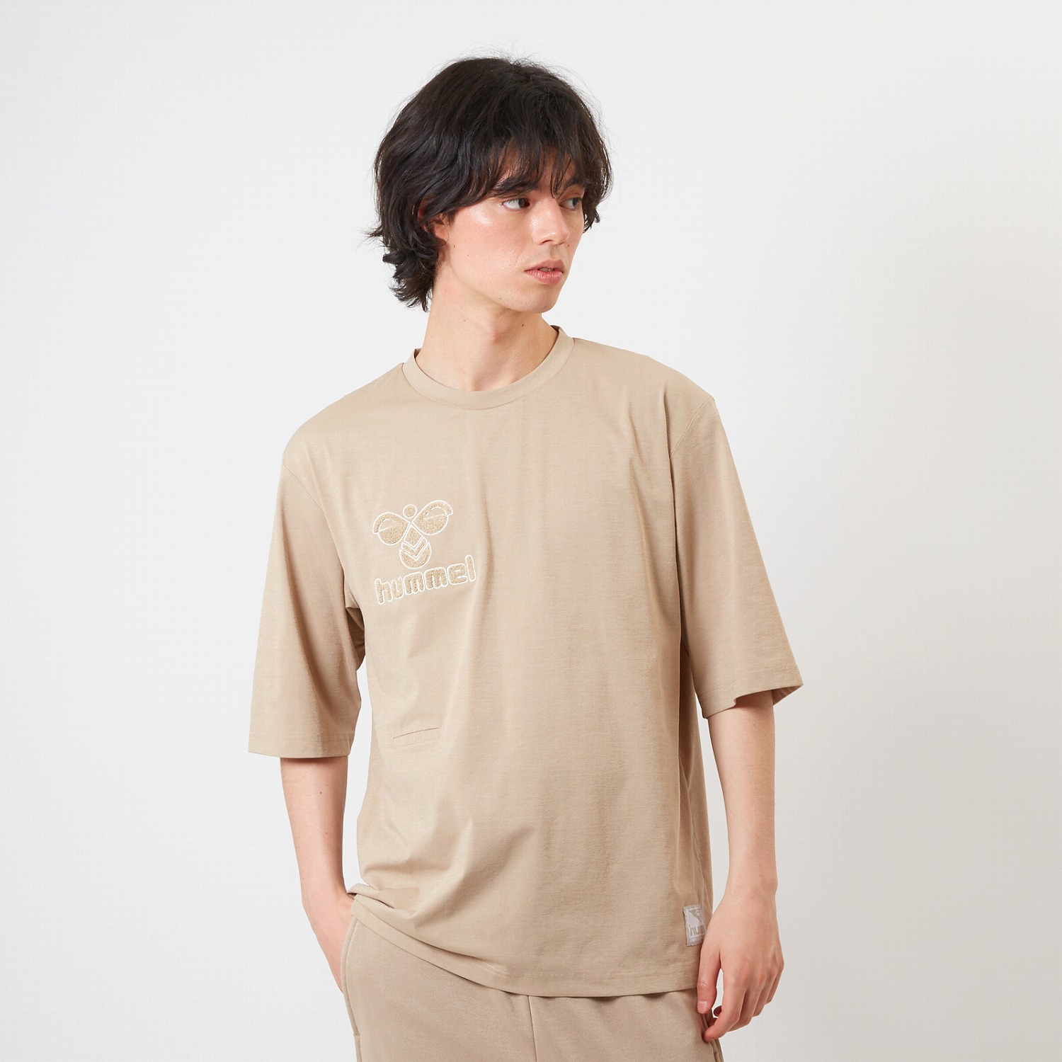 hummel(ヒュンメル)-S hummel PLAY 5分袖Tシャツ ベージュ シャツ SSK