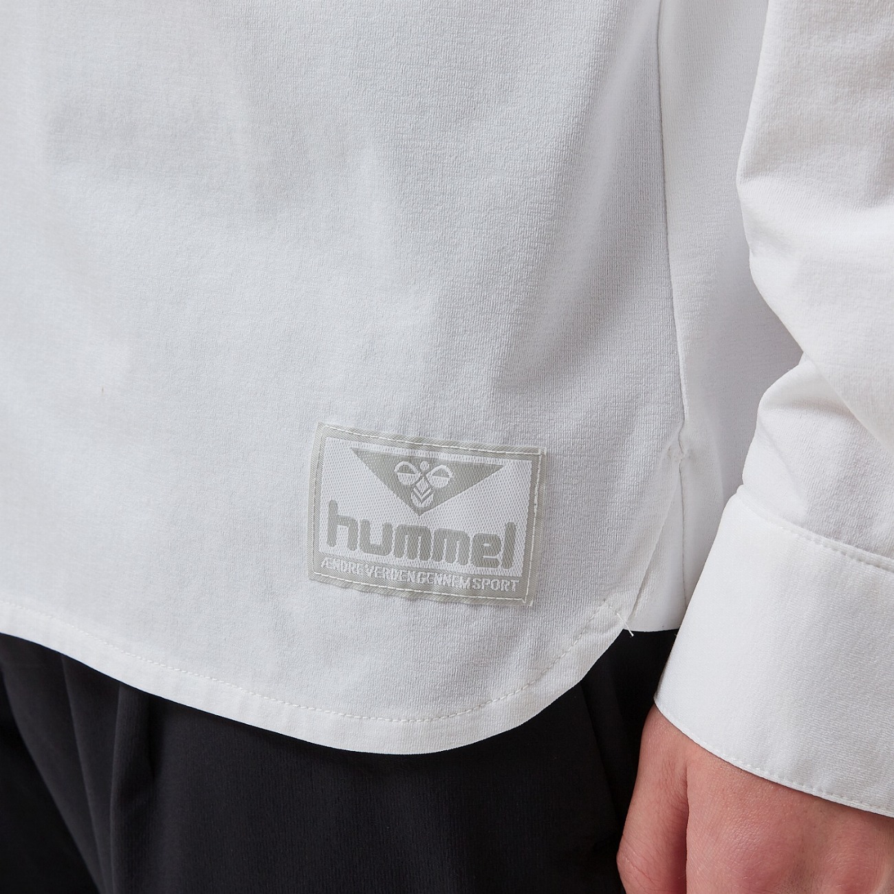 hummel(ヒュンメル)-S hummel PLAY 長袖ボタンダウンシャツ ホワイト